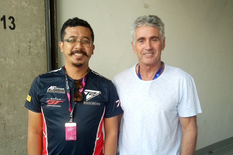 Wartawan Kompas.com bertemu dengan legenda ajang balap GP500 (MotoGP) Mick Doohan, di sela-sela seri VI Blancpain GT World Challenge Asia 2019, di Sirkuit Internasional Shanghai, China, Jumat (27/9/2019). Doohan datang untuk mendampingi anaknya, Jack Doohan yang dalam waktu bersamaan tampil di ajang F4 Chinesse Championship.