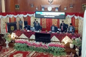 Perseteruan Ketua DPRD dengan Bupati Solok Berakhir Damai, Berpelukan di HUT Solok