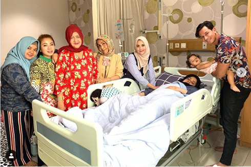 Fairuz A Rafiq Terbaring di Rumah Sakit, Menderita Luka Lambung