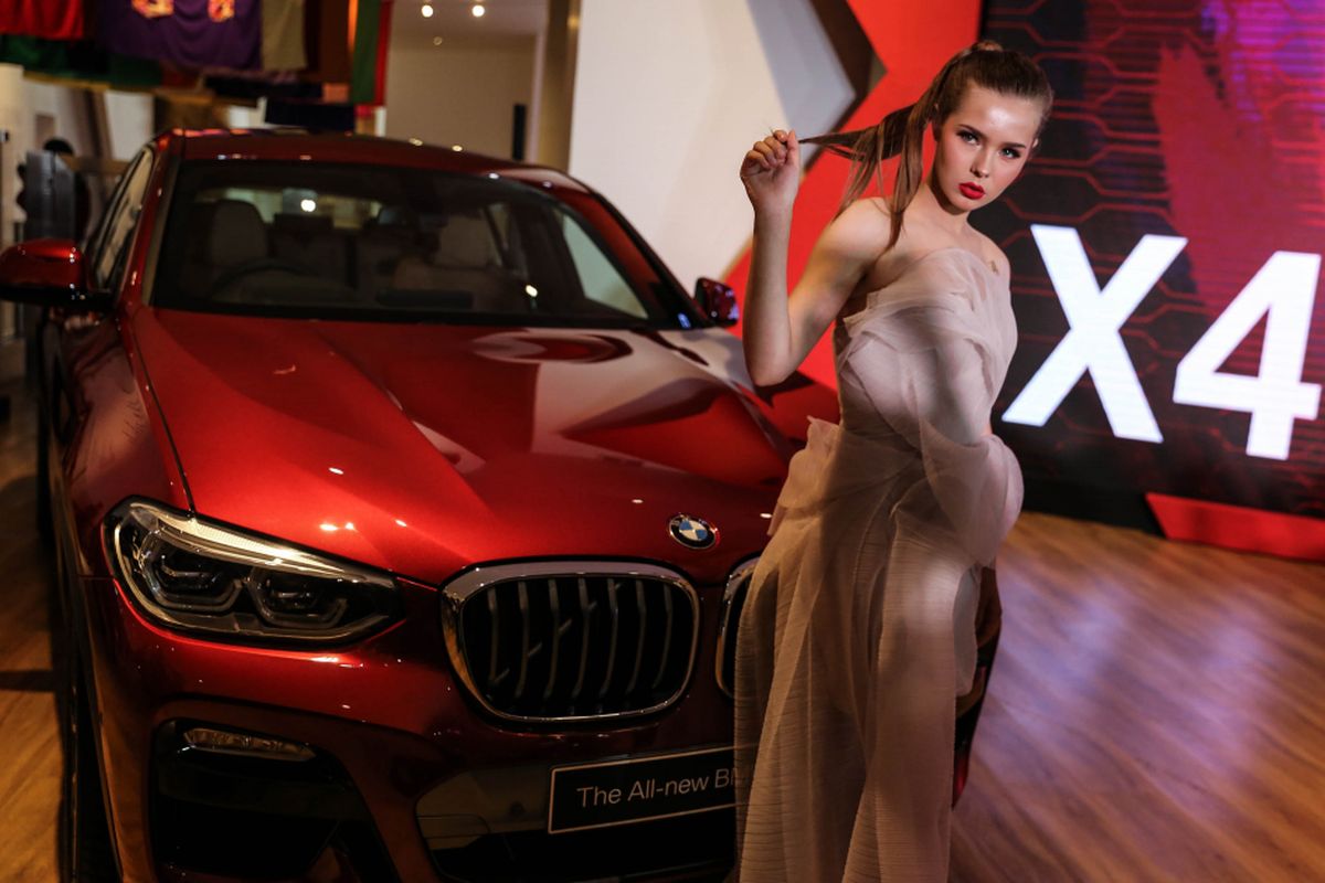 BMW Indonesia merilis secara resmi BMW X4 Sports Activity Coupe di Museum Macan, Jakarta Barat, Kamis (7/2/2019). Model generasi kedua yang sudah dijual sejak tahun lalu di pasar global ini melengkapi pilihan SUV BMW selain X1, X2, X3, X5, dan X6 yang sudah tersedia di dalam negeri.
