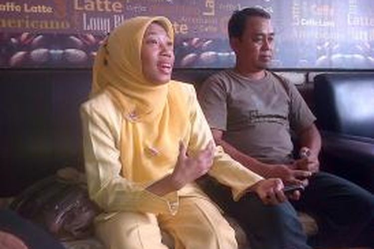 Unik Sulistyowati (35) dan Ahmadi (40), pasangam HIV AIDS ini berbicara blak-blakan mengenai kehidupannya bergelut dengan virus mematikan itu.