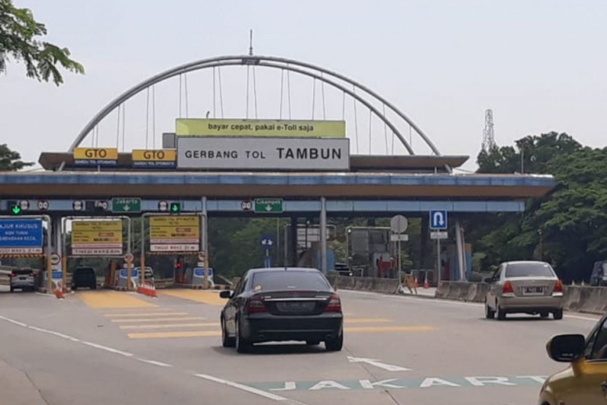 Gerbang tol Tambun, Kabupaten Bekasi, Senin (19/11/2018).