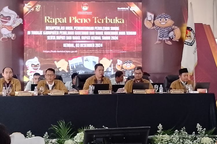 KPU Kendal Gelar Rapat Pleno Rekapitulasi Suara Pilkada 2024