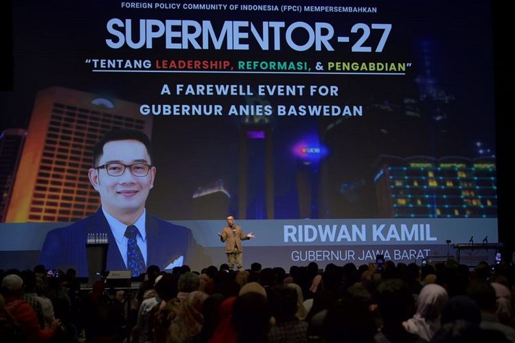 Gubernur Jawa Barat (Jabar) Ridwan Kamil menjadi narasumber dalam acara Supermentor: Farewell to Gubernur Anies Baswedan on Leadership, Pengabdian dan Reformasi di Ballroom XXI Djakarta Theater, Minggu (2/10/2022). 