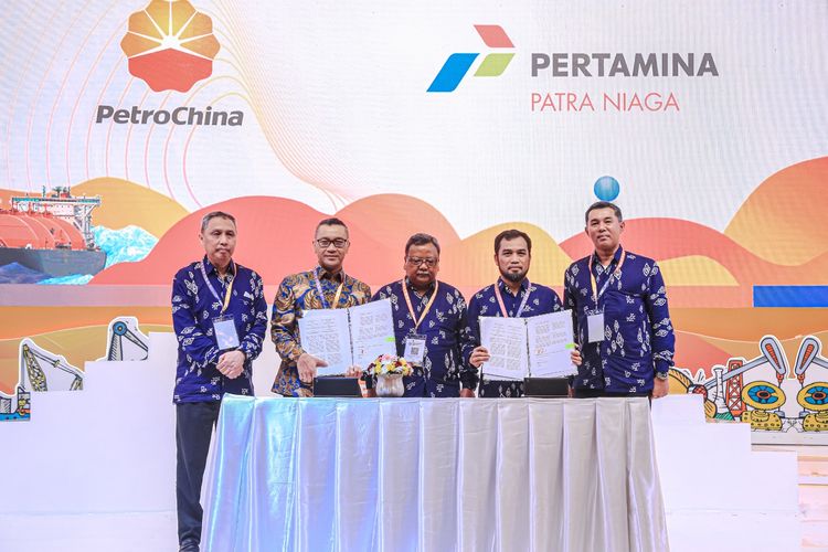 PT Pertamina Patra Niaga menandatangani nota kesepahaman (MoU) kerja sama penggunaan produk Smooth Fluid (SF) dengan PetroChina International Jabung Ltd.