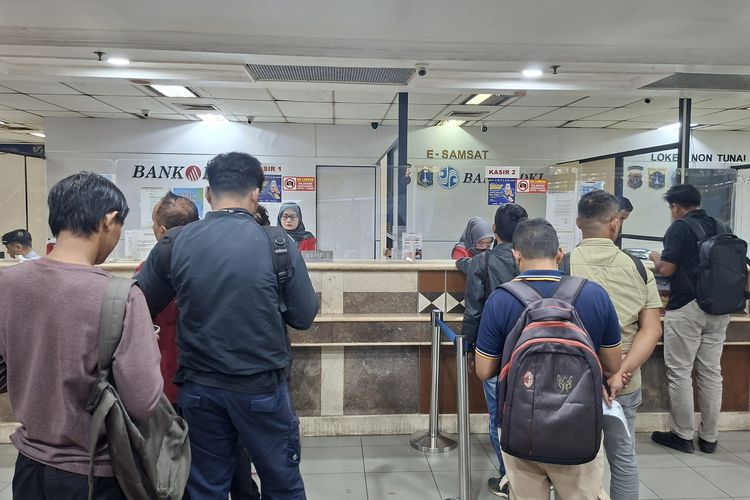 Warga Nunggak Pajak Sempat Takut Urus Pemutihan di Samsat Jakbar: Ternyata Dendanya Nol