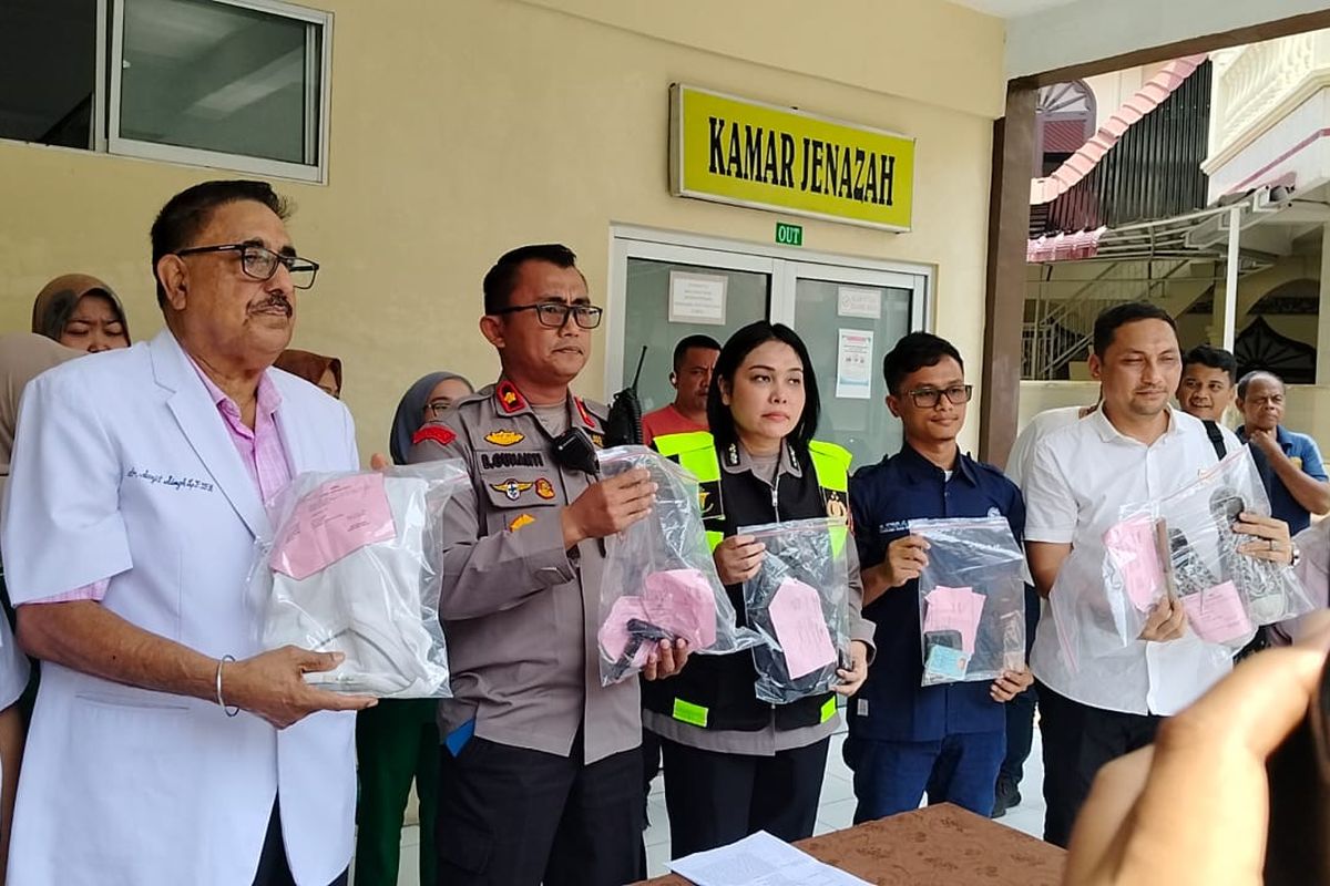 Polsek Sunggal menggelar konferensi pers terkait pencuri motor bernama Surya Putra (46) yang meninggal dunia usai ditembak polisi di Rumah Sakit Bhayangkara Medan, Selasa (30/7/2024). 
