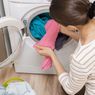 Amankah Mencuci Baju di Mesin Cuci Pakai Sampo?