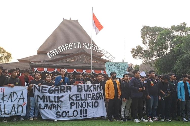 Demonstran di Kota Solo
