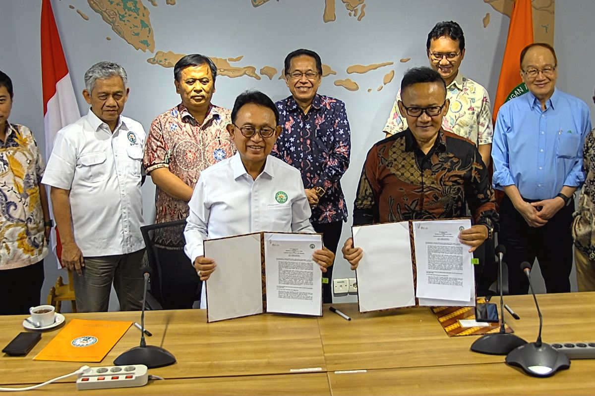 GAPKI dan IPOSS bekerja sama memperkuat industri sawit di Indonesia. 