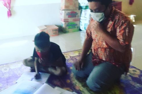 Cerita Suardi Jadi Guru Honorer di Daerah Terpencil, Semangat Mengabdi meski Gaji Rp 720.000 Per 4 Bulan