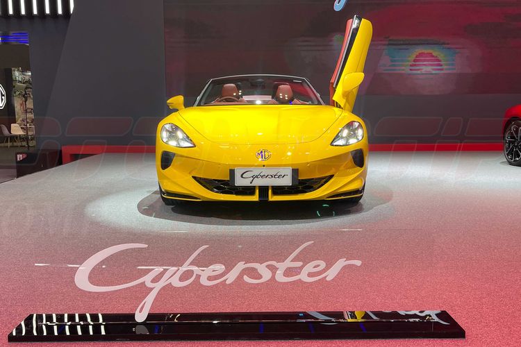 Roadster Listrik MG Cyberster