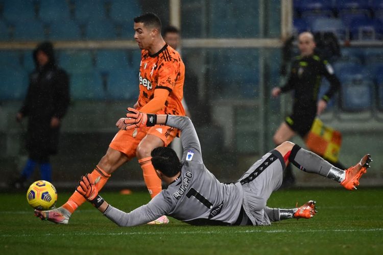 Aksi Cristiano Ronaldo dalam pertandingan Sampdoria vs Juventus pada pekan ke-20 Liga Italia 2020-2021 di Stadion Luigi Ferraris, Minggu (31/1/2021) dini hari WIB. 