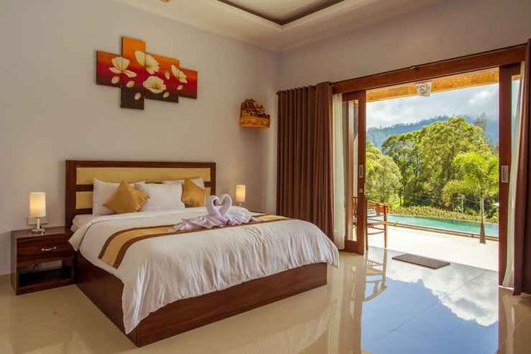 Kamar tipe One Bedroom with Pool View di penginapan Mount Batur Villa yang terletak dekat Danau Batur, Kintamani, Bangli, Bali.