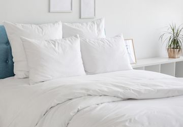 Kenali, 3 Tanda Anda Tidur Menggunakan Bantal yang Salah