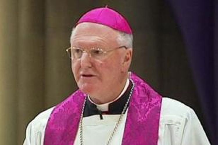 Uskup Agung Melbourne Dennis Hart meminta maaf atas cara gereja menangani kasus pelecehan seksual anak