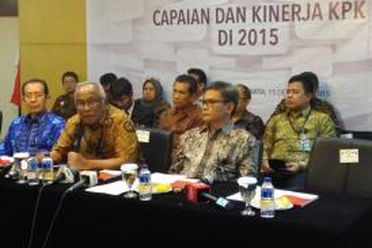 Pimpinan KPK membeberkan capaian program pemberantasan korupsi selama setahun di Gedung KPK, Jakarta, Selasa (15/12/2015).