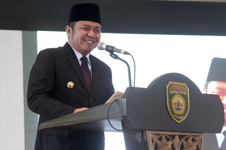 Gubernur Sumatera Selatan Herman Deru merencanakan seluruh ASN di Pemprov Sumsel akan mendapatkan beras setiap bulan sebagai salah satu intensif tambahan. 