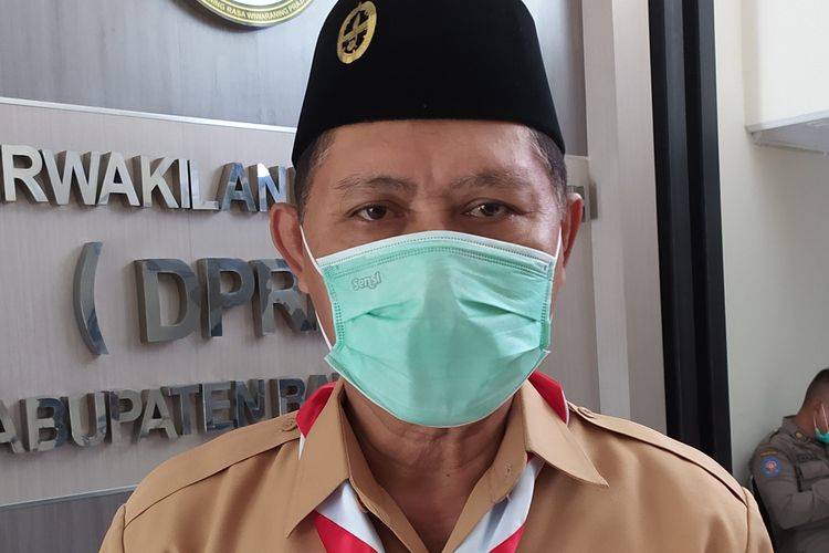 Kepala Dinas Kesehatan Banyumas, Sadiyanto, susai menghadiri rapat paripurna di Gedung DPRS Banyumas, Jawa Tengah, Jumat (14/8/2020).