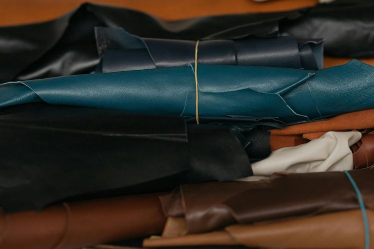 Ilustrasi Faux Leather