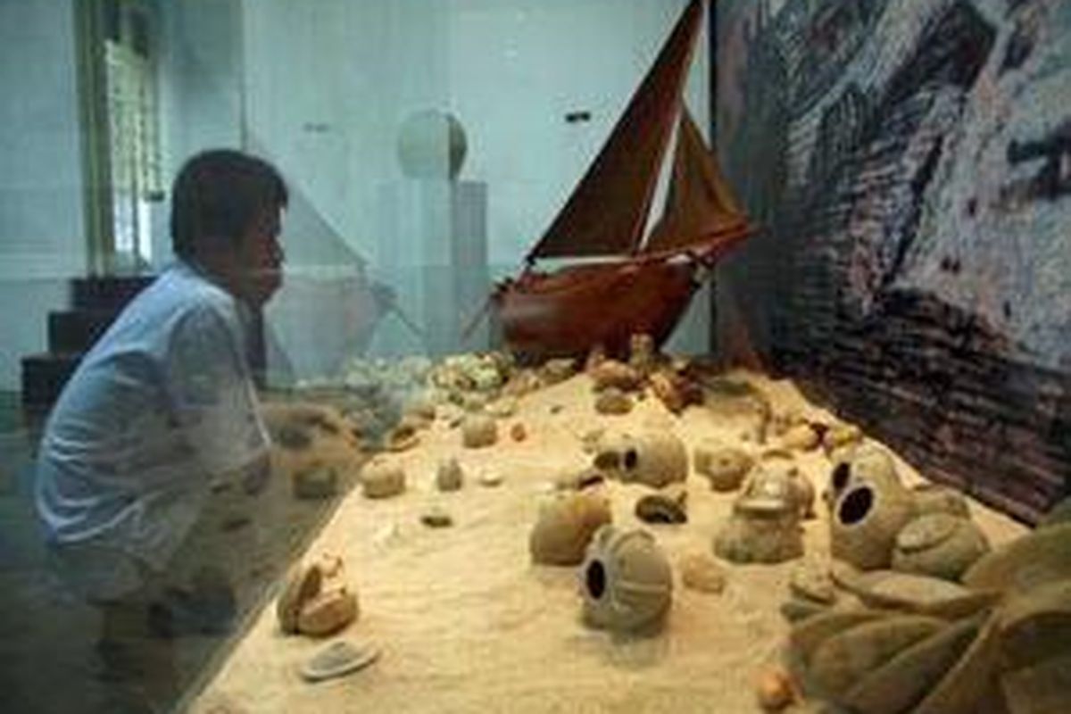 Buli-buli yang dipamerkan pada Pameran Benda Muatan Kapal Tenggelam.