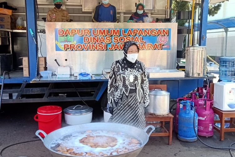 Menteri Sosial RI Tri Rismaharini atau yang akrab disapa Risma mengunjungi Balai Disabilitas Wyata Guna Bandung, Jalan Pajajaran, Kota Bandung, untuk mengecek kesiapan dapur umum, Selasa (13/7/2021).