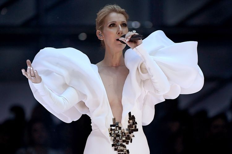 Vokalis Kanada Celine Dion tampil di panggung Billboard Music Awards 2017, yang digelar di T-Mobile Arena, Las Vegas, Amerika Serikat, pada 21 Mei 2017. 