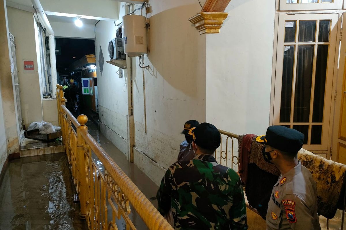 Kondisi rumah bupati Jember yang banjir sudah mulai surut pada Senin (17/1/2022)