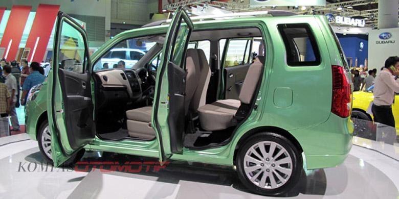 Sosok Karimun Wagon R 3-baris sudah diperkenalkan di IIMS 2013 lalu.