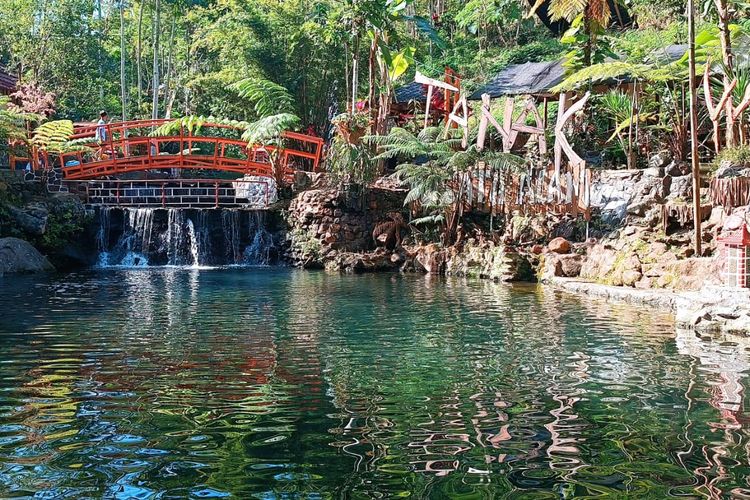 Obyek Wisata Umbulan Tanaka Waterfall, Dusun Arjomulyo, Desa Bangelan, Kecamatan Wonosari, Kabupaten Malang.