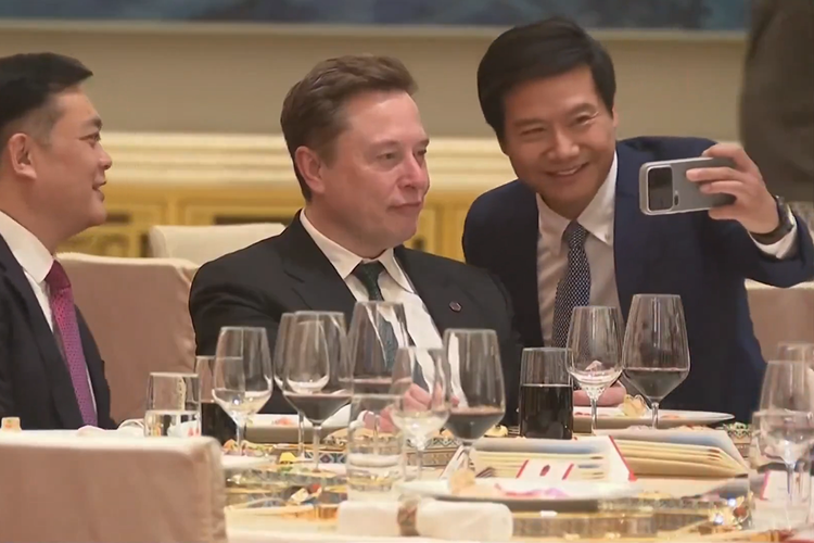 Momen Viral Elon Musk Saat ke China Bareng Trump, Bawa Anak hingga Selfie dengan Bos Xiaomi