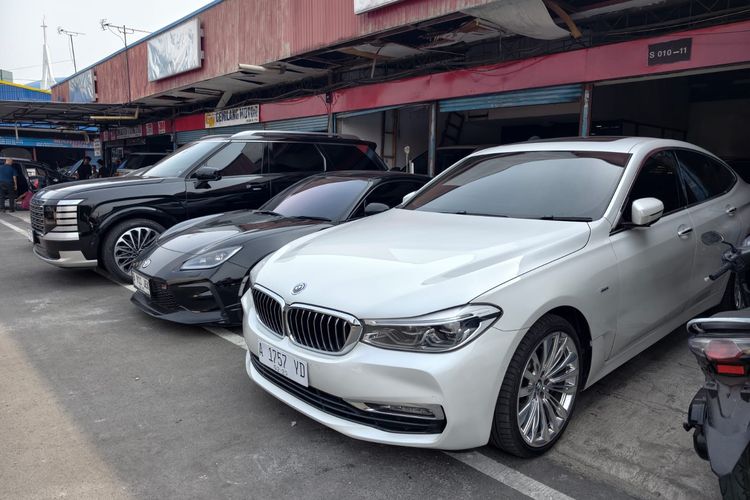 Pasar Mobil Bekas Lesu, Ini Strategi Bertahan Pedagang
