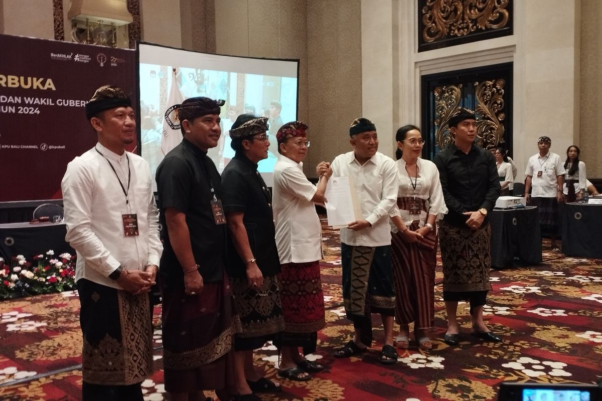 Komisi Pemilihan Umum (KPU) Provinsi Bali resmi menetapkan I Wayan Koster dan I Nyoman Giri Prasta sebagai gubernur Bali dalam pemilihan kepala daerah (Pilkada) 2024 di Trans Resort Hotel, Kuta, Badung, Kamis (9/1/2025). KOMPAS.com/ Yohanes Valdi Seriang Ginta
