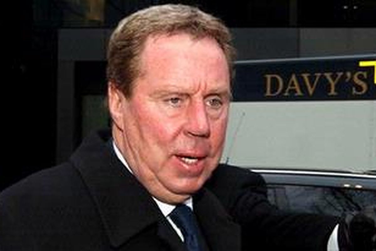 Manajer Tottenham Hotspur, Harry Redknapp, saat tiba di pengadilan Southwark Crown Court, London, Inggris, Senin (23/1/2012). Dia disidang atas dakwaan menggelapkan pajak.