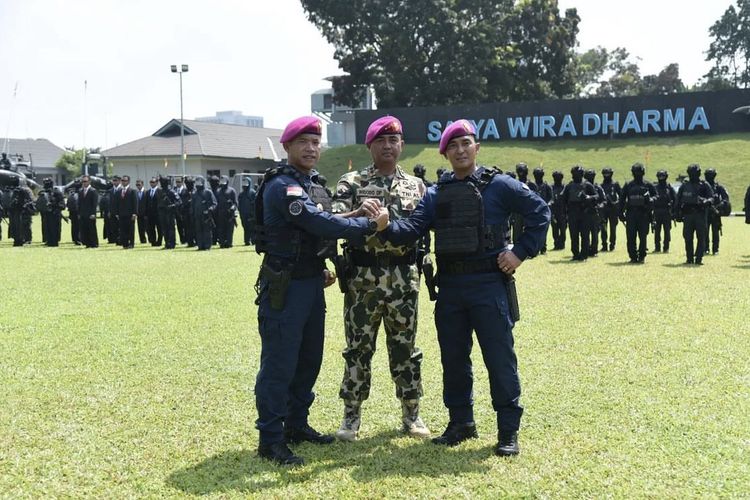 Mantan Staf Ahli A Bidang Operasi Korps Marinir Kolonel (Mar) Samsons Sitohang resmi menjabat sebagai komandan pasukan elite Detasemen Jalamangkara.