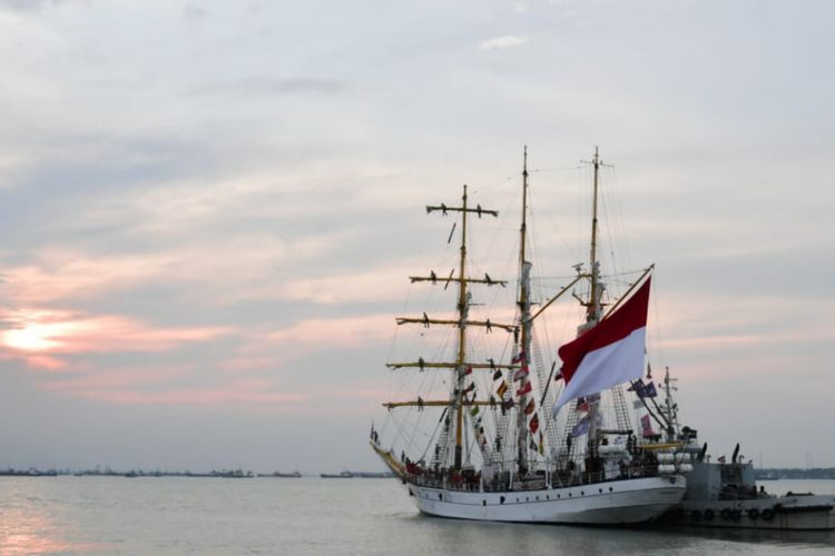 Kapal Dewaruci dilepas saat Muhibah Jalur Rempah 2022