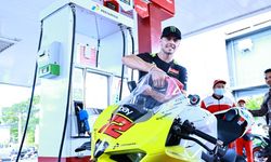 2 Pebalap Pertamina Enduro VR46 Racing Team Berparade Bersama Komunitas Klub Motor Bali
