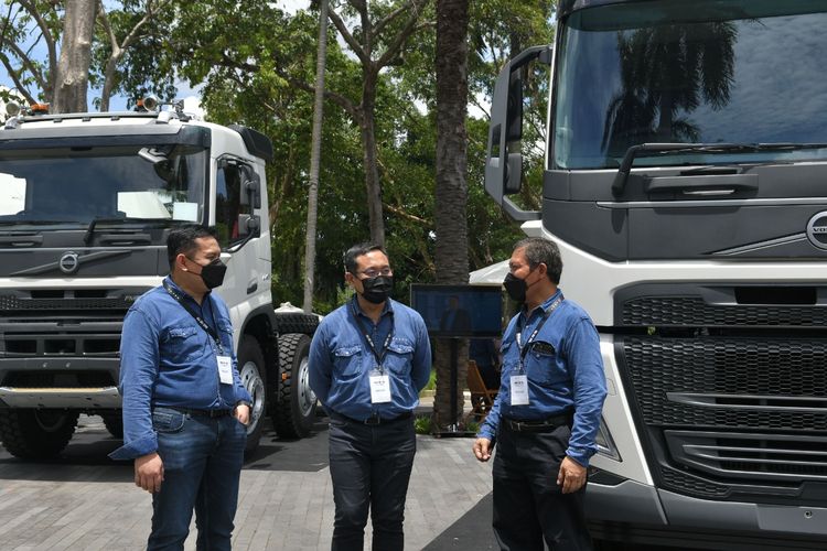 Volvo Trucks Indonesia resmikan tiga truk baru