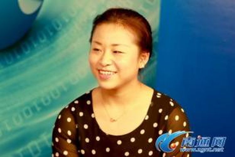 Pebulu tangkis nomor ganda putri sekaligus ganda campuran China, Ma Jin tersenyum saat diwawancara televisi swasta di China.