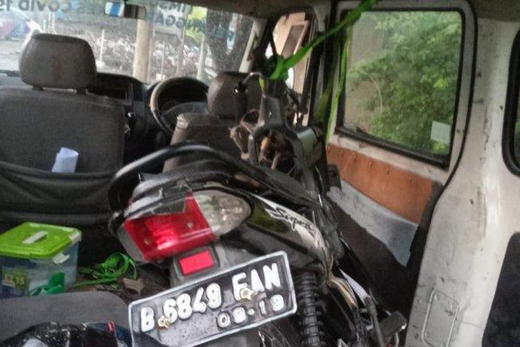 Motor yang terlibat kecelakaan di Jababeka, Cikarang Utara, Kabupaten Bekasi, Selasa (31/5/2022).