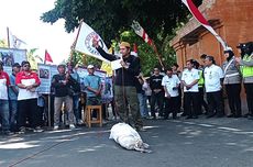 Gelar Demo dan Bakar Pocong di Depan Kantor Bupati, LSM di Magetan Tuding Pj Bupati Jual Beli Jabatan