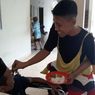Tiap Hari, Rino Hibur dan Suapi Lansia dan ODGJ, Sisihkan Uang dari Hasil Mengamen Boneka (1)
