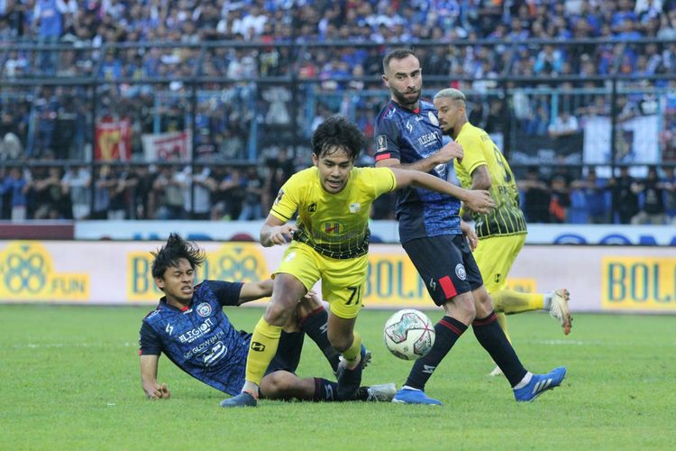 Laga perempat final Piala Presiden 2022 antara Arema FC dan Barito Putera di Stadion Kanjuruhan, Kabupaten Malang, Sabtu (2/7/2022) sore WIB.