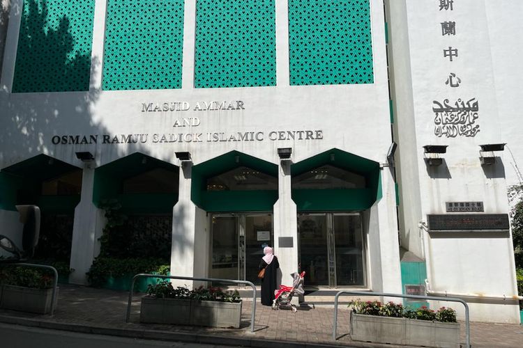 Tampak depan Masjid Ammar and Osman Ramju Sadick, Wan Chai, Hong Kong.