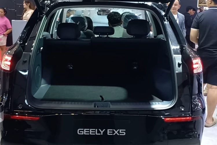 Geely EX5