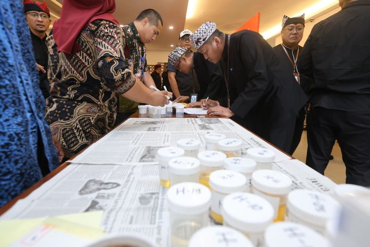 Pejabat hingga Camat di Banyuwangi Jalani Tes Urine Narkoba