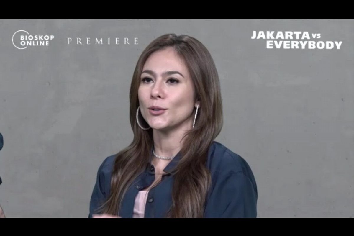 Tangkapan layar saat aktris Wulan Guritno konferensi pers virtual untuk film Jakarta VS Everybody, Jumat (18/3/2022).