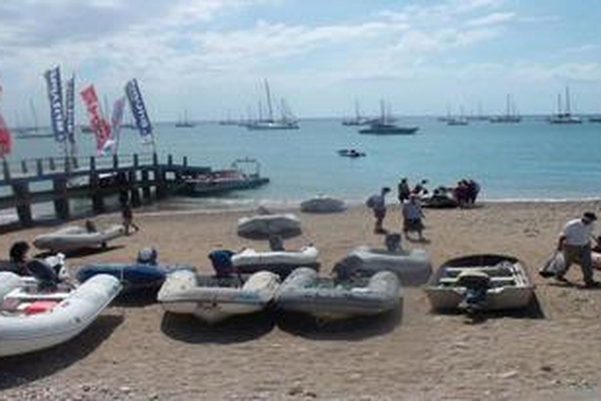 Pantai Koepan di teluk Kupang, Kota Kupang, Nusa Tenggara Timur.
