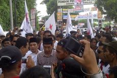 Mobil Jokowi Dihadang Warga dan Petani di Ponpes Cipasung