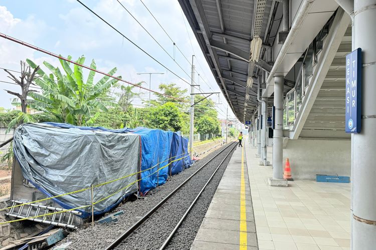 Kondisi Stasiun Bekasi Timur, Rabu (29/4/2026). Total 24 kereta api jarak jauh batal berangkat pada Rabu (29/4/2026) imbas kecelakaan KRL dan Argo Bromo Anggrek di Bekasi Timur, Senin (27/4/2026).